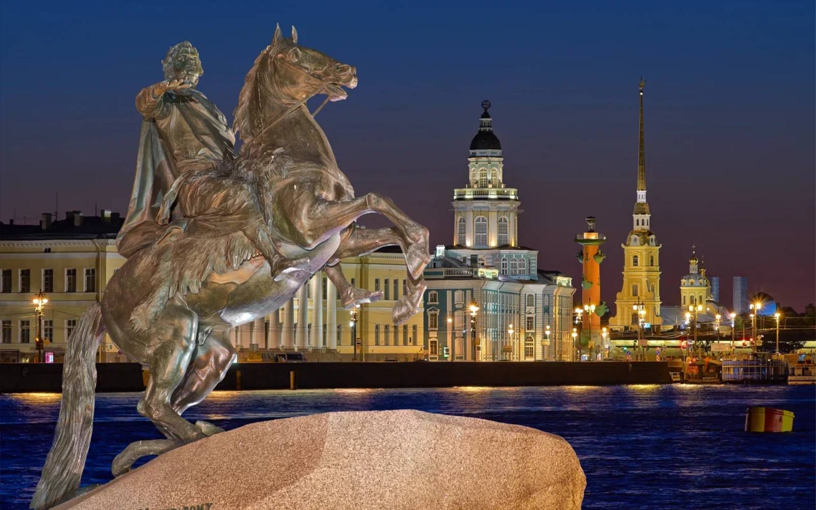 Медный всадник вечером