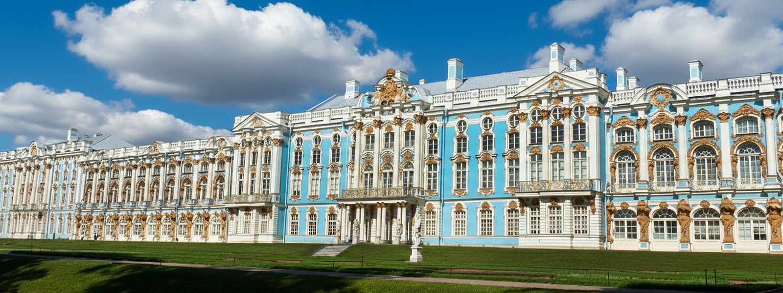 Екатерининский дворец в Пушкине: дворцовые залы, связанные с Екатериной I и историей Сарской мызы