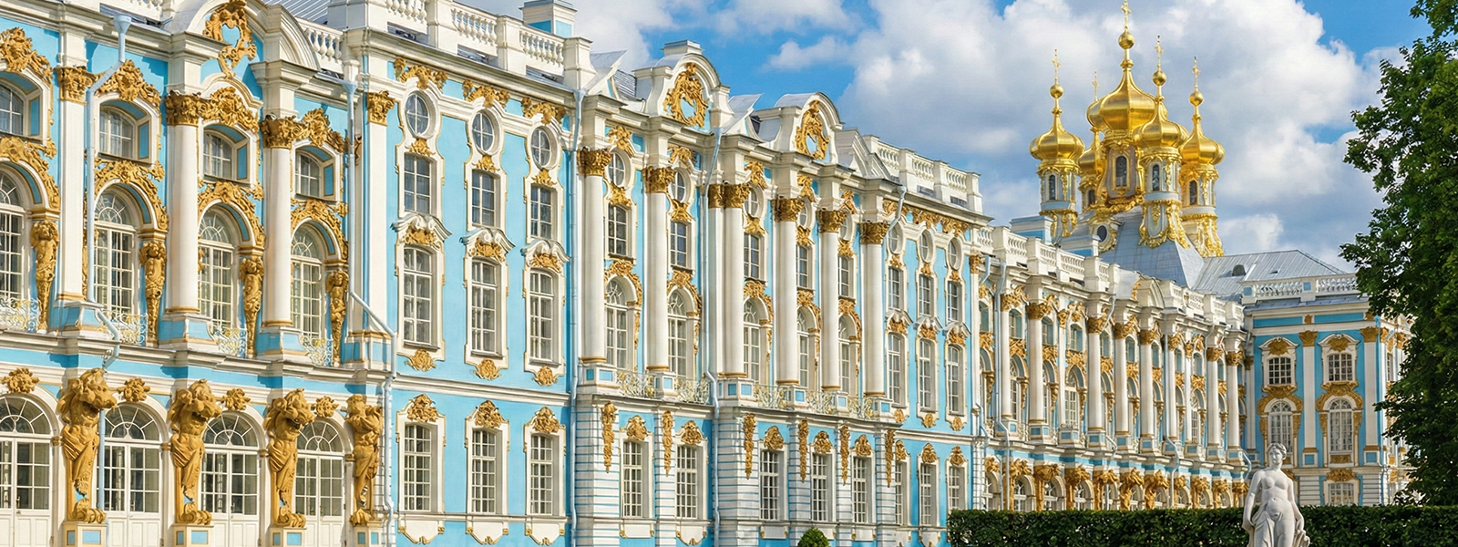 Екатерининский дворец в Царском Селе: парадный фасад и резиденция, связанная с личной историей Екатерины II