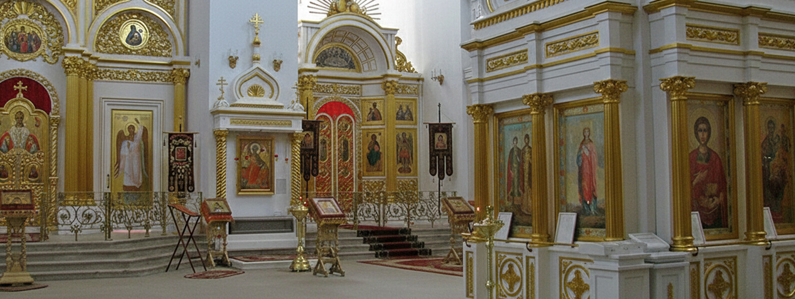 Интерьер Екатерининского собора в Пушкине - внутреннее убранство, купол и иконостас