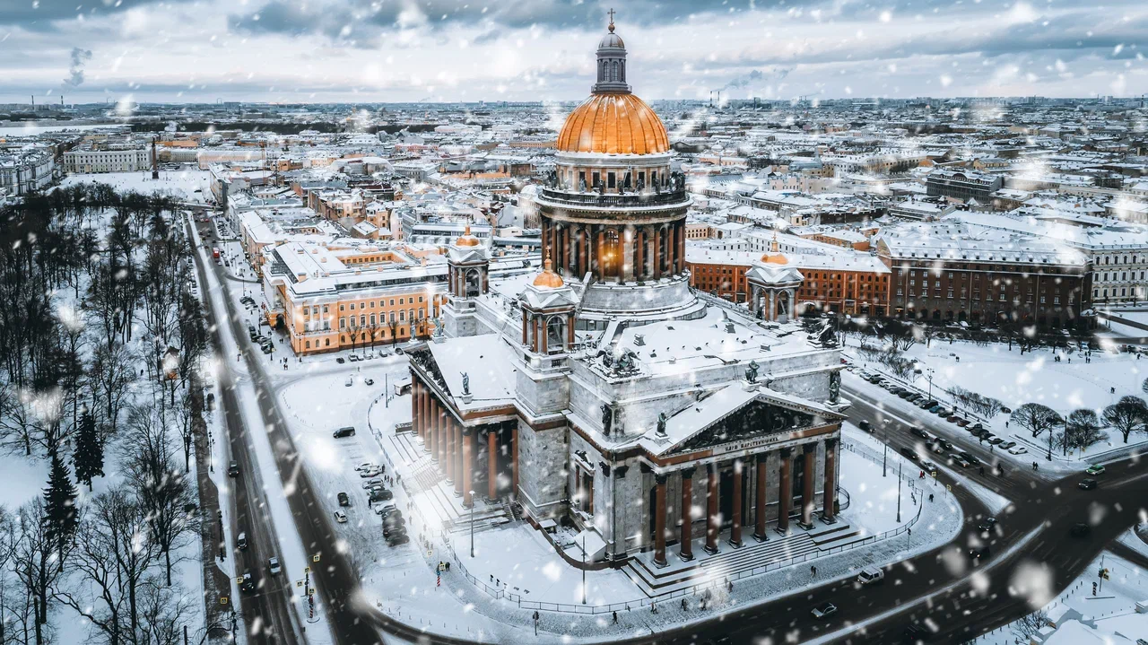 Исаакиевский собор и колоннада