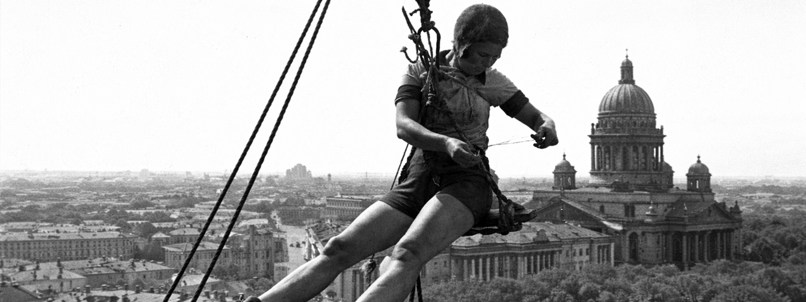 Альпинистка во время блокады Ленинграда: маскировка шпилей и работа на высоте под обстрелами