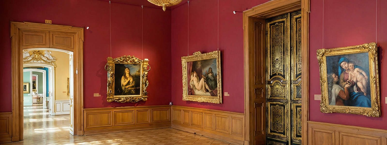 Зал Тициана в Старом Эрмитаже: красные стены и картины венецианской школы