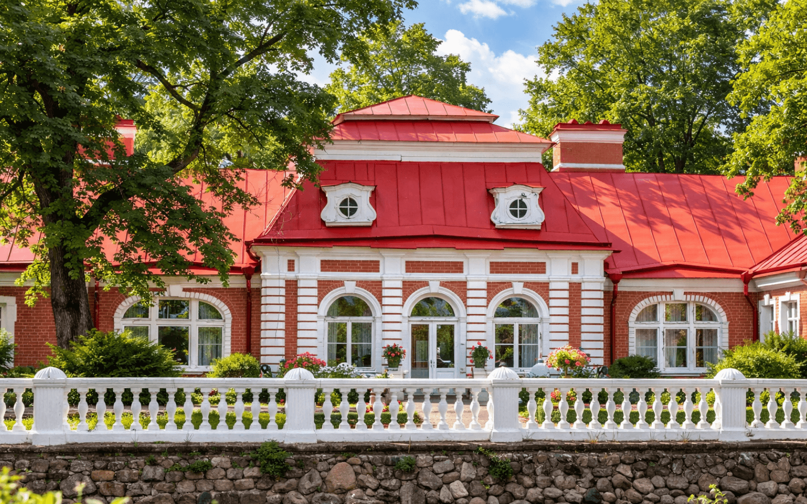 Дворец Монплезир в Петергофе
