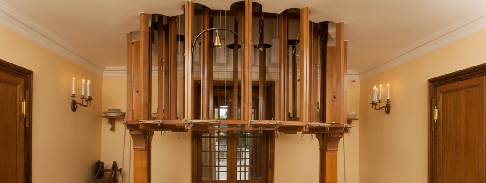 Подъемный механизм для стола в Царскосельском Эрмитаже: устройство подъёма столов в павильоне Эрмитаж, XVIII век