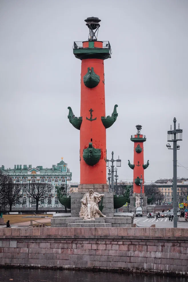 Стрелка Васильевского острова вечером