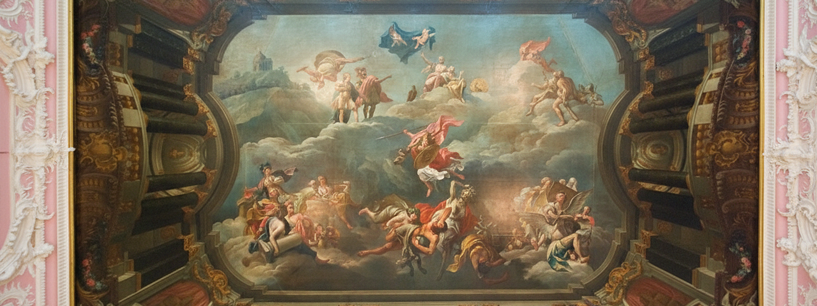 Плафон Джузеппе Валериани в Большом танцевальном зале Строгановского дворца: живописный потолок из 13 холстов