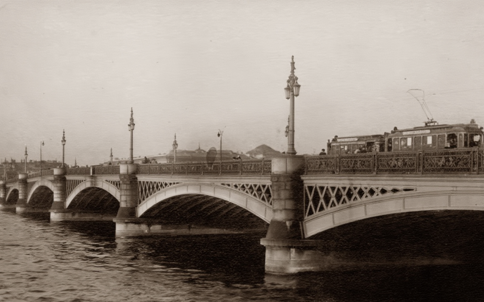 Благовещенский мост XIX века (Николаевский, позже — Лейтенанта Шмидта)