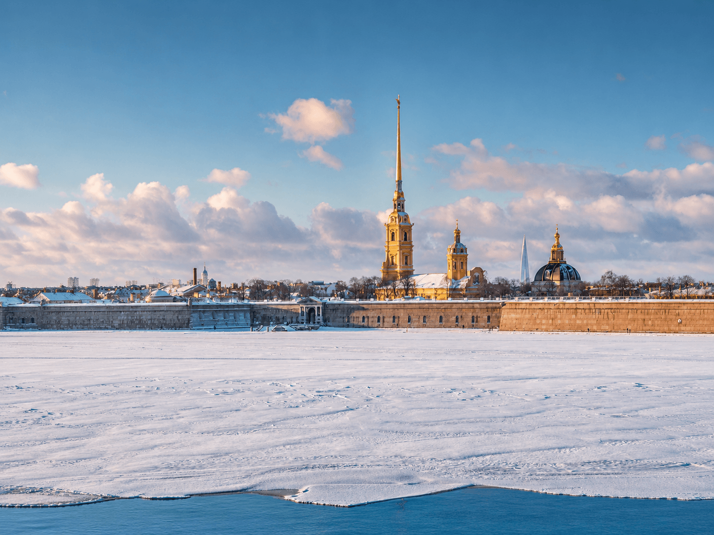 Петропавловская крепость зимой в Петербурге