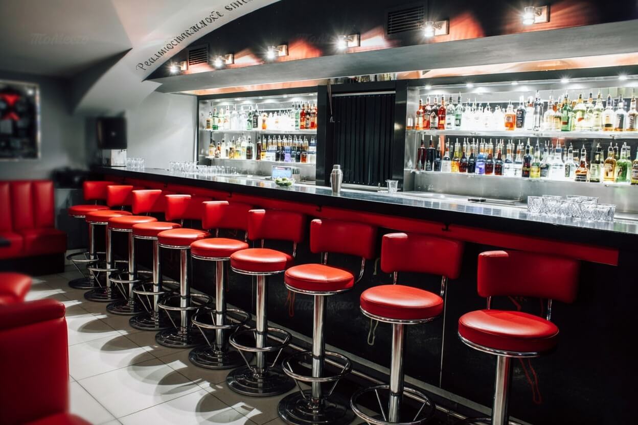 Бары Санкт-Петербурга – Daiquiri Bar с большой картой классических и авторских коктейлей