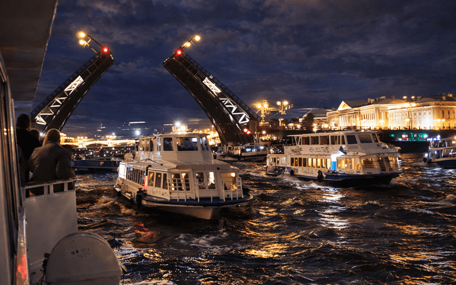 Мосты Санкт-Петербурга во время экскурсии с Ленинград Тур