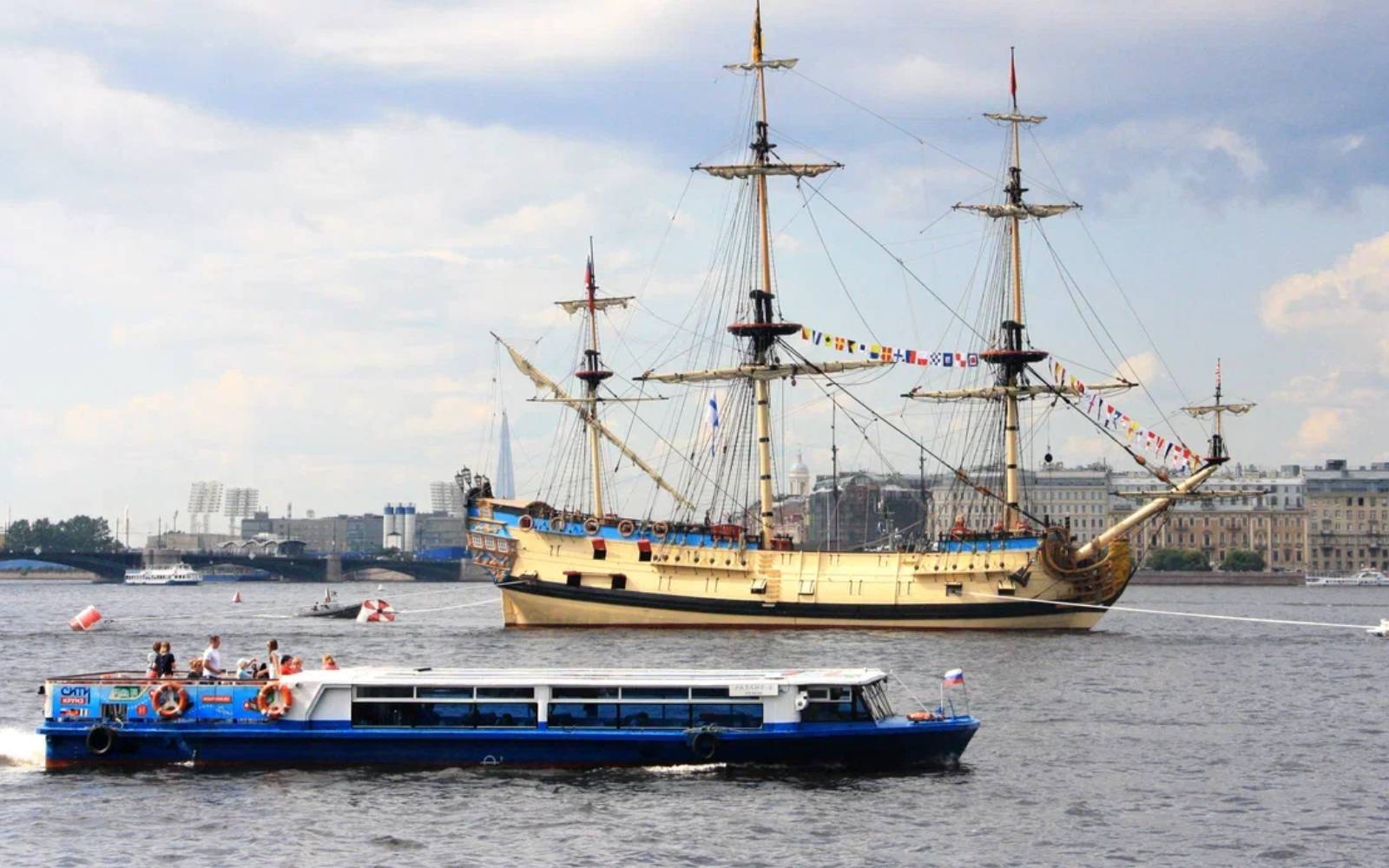 водные экскурсии в Санкт-Петербурге