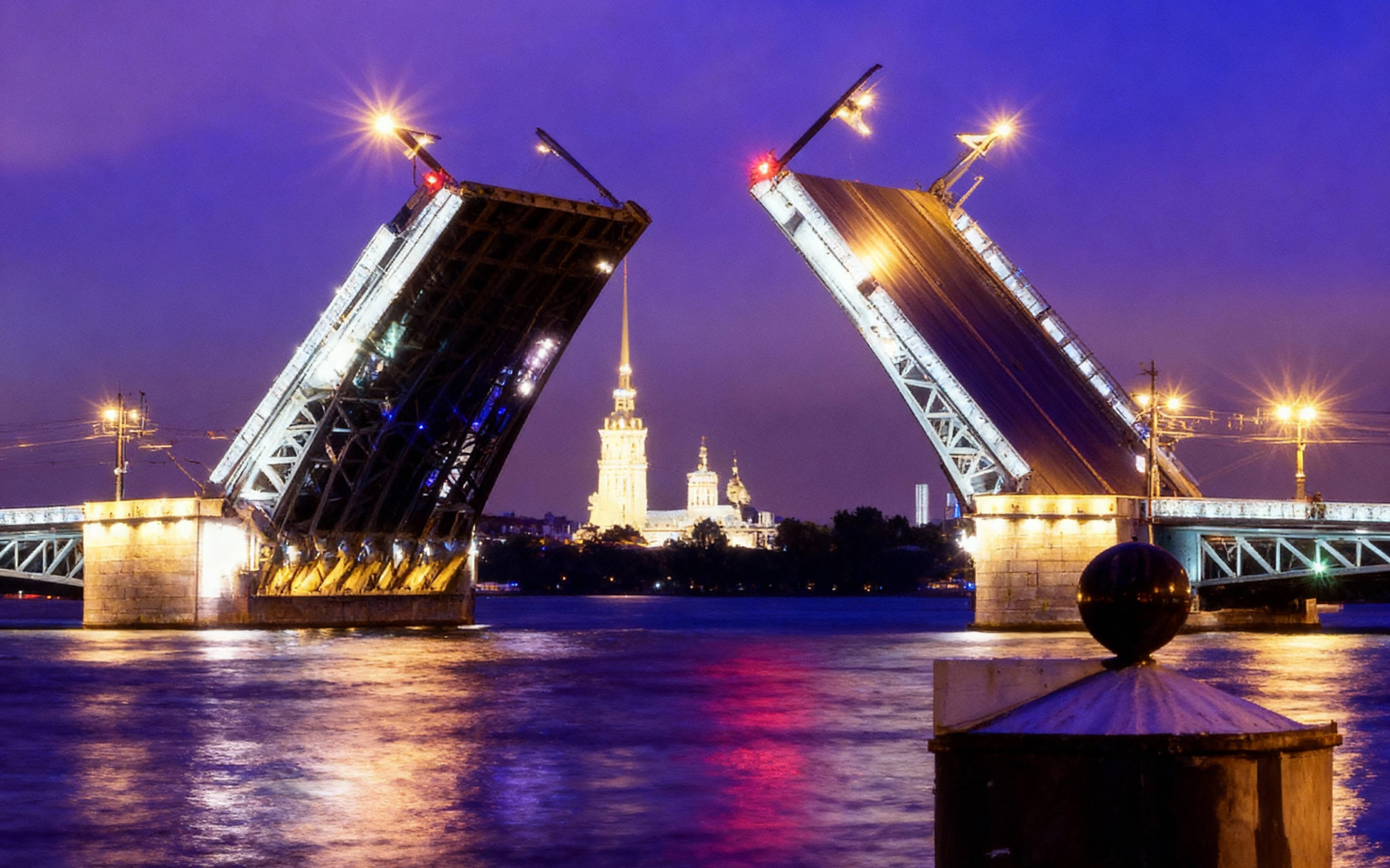 Разводные мосты Санкт-Петербурга ночью