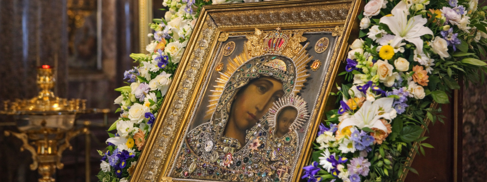 Казанская икона Божией Матери в Казанском соборе: почитаемая святыня и место молитвы