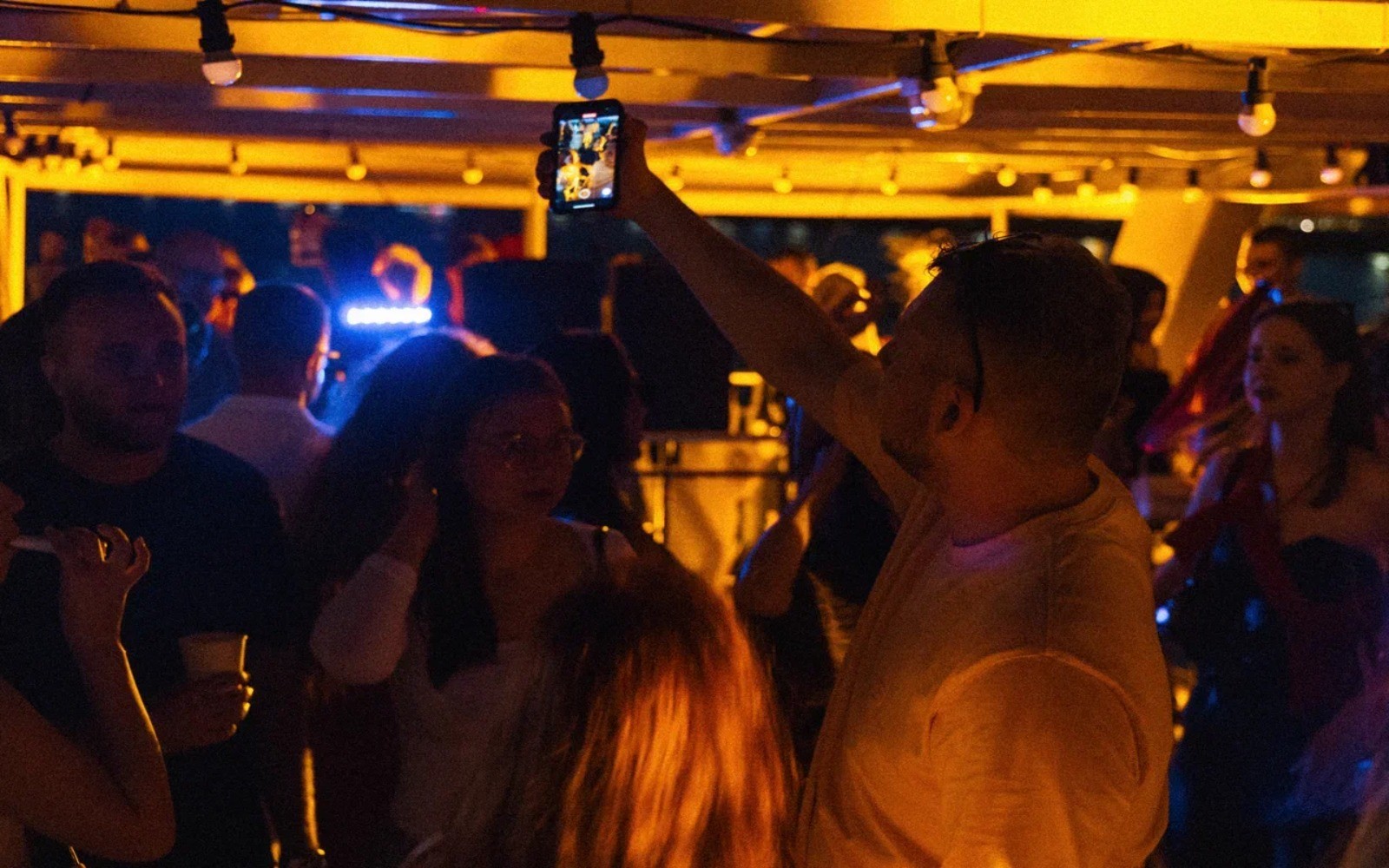 Ночная дискотека на теплоходе «Duck-a-Dance»