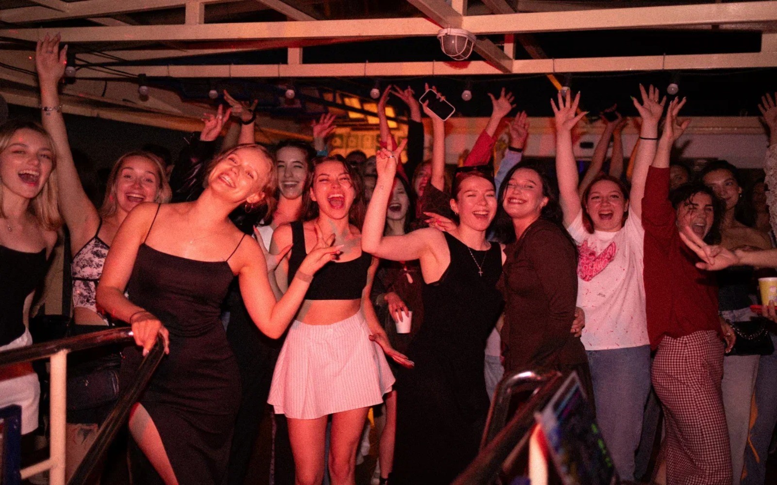 Ночная дискотека на теплоходе «Duck-a-Dance»