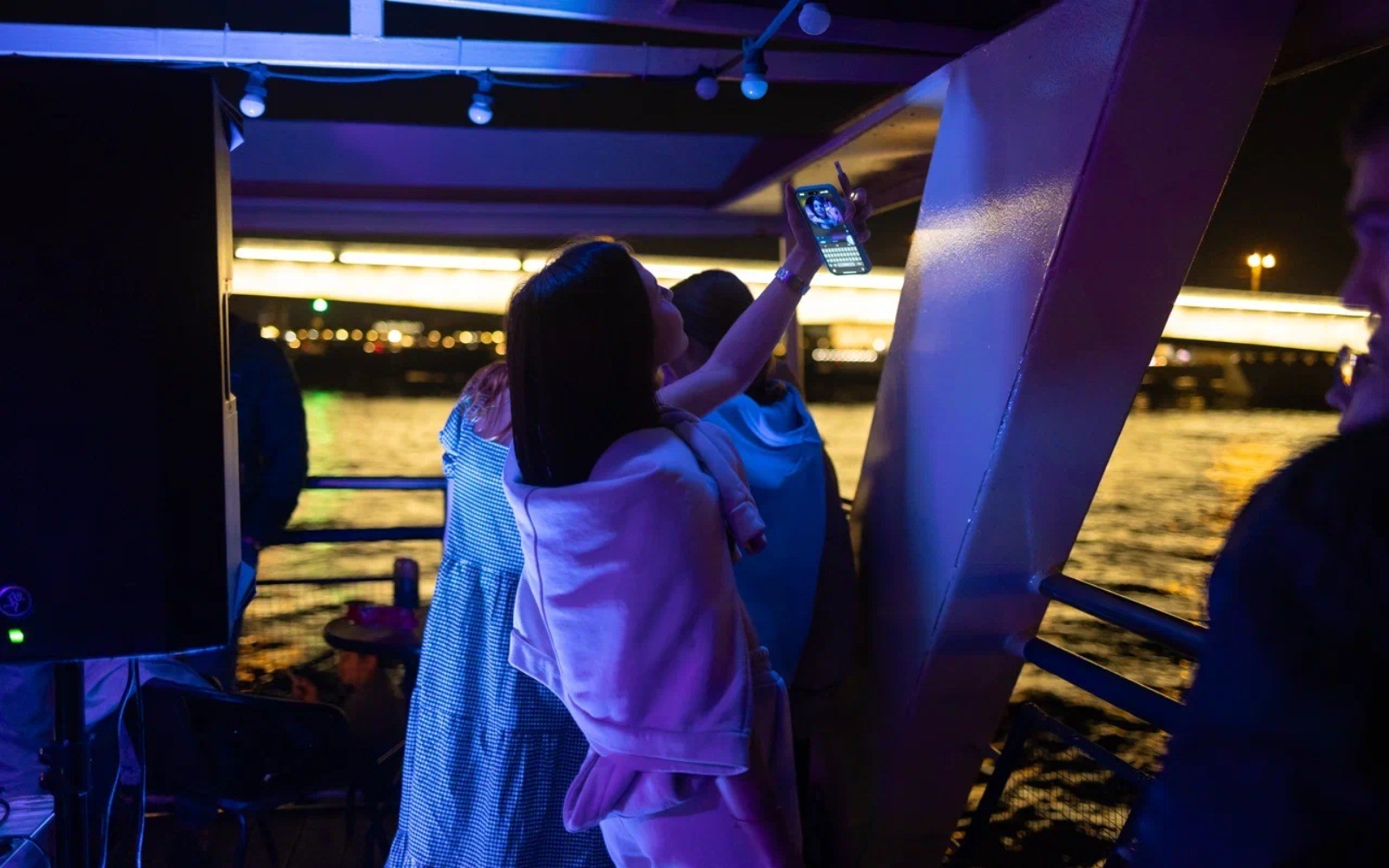 Ночная дискотека на теплоходе «Duck-a-Dance»