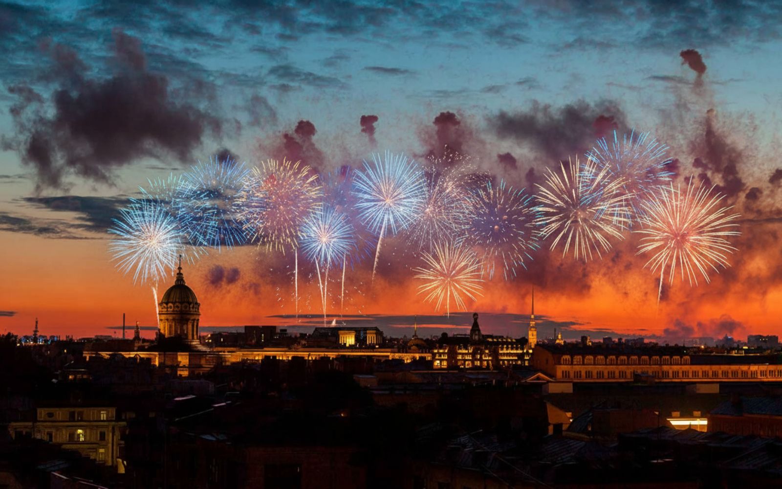 9 мая - вид праздничного города