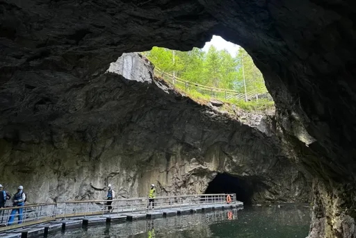 подземное озеро рускеала