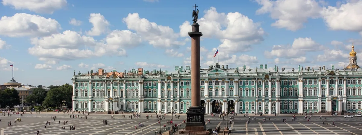 Дворцовая площадь в Санкт-Петербурге
