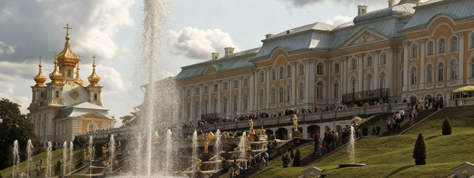 Общий вид Большого Петергофского дворца