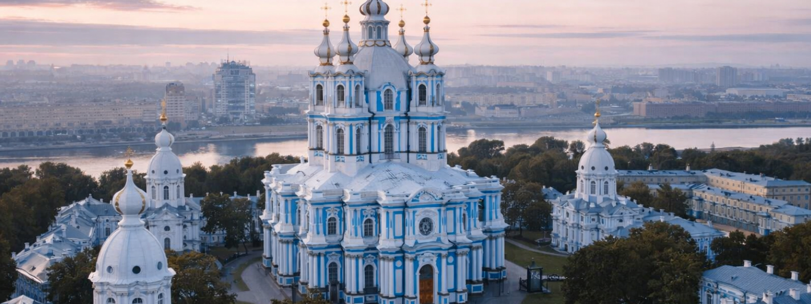 Смольный собор в Санкт-Петербурге — Воскресенский собор