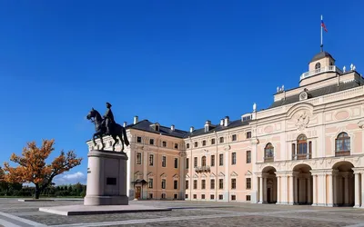 Автобусная экскурсия в Константиновский дворец (Дворец конгрессов) в Стрельне