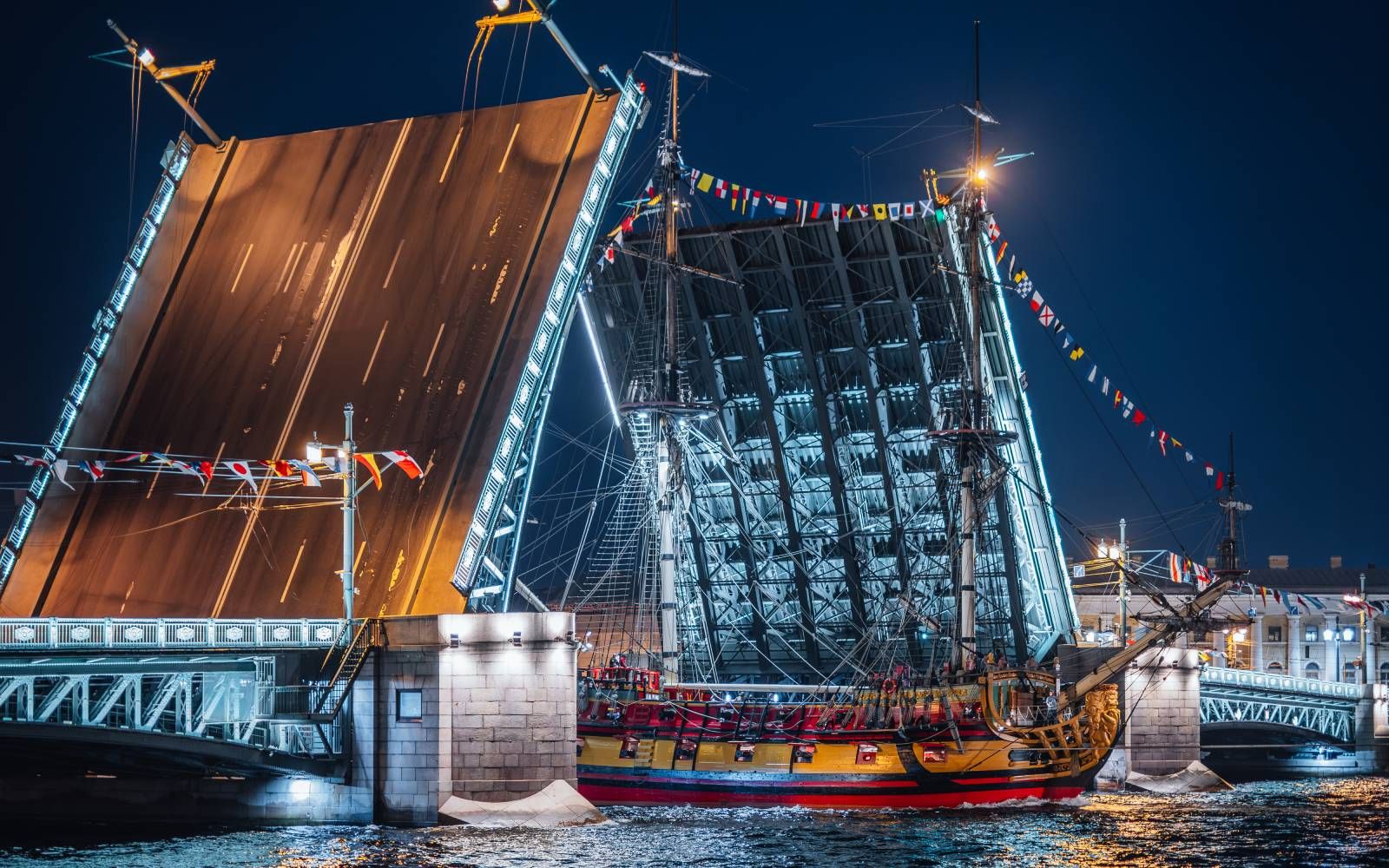 Теплоходная прогулка "Ночной Петербург"