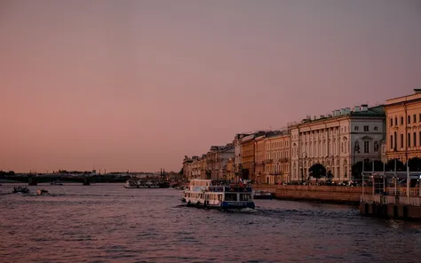 Теплоходная экскурсия "Имперский Петербург"