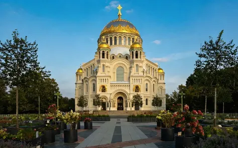Экскурсия в Петергоф и Кронштадт за 1 день