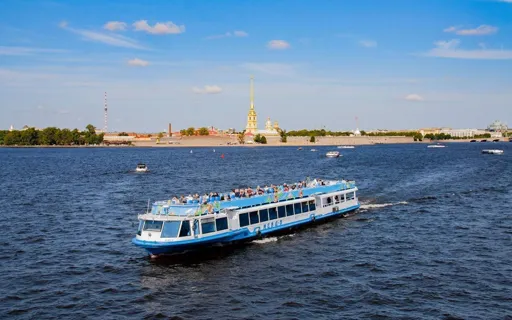 Круиз «Лахта — Центр» на теплоходе класса «Москва»